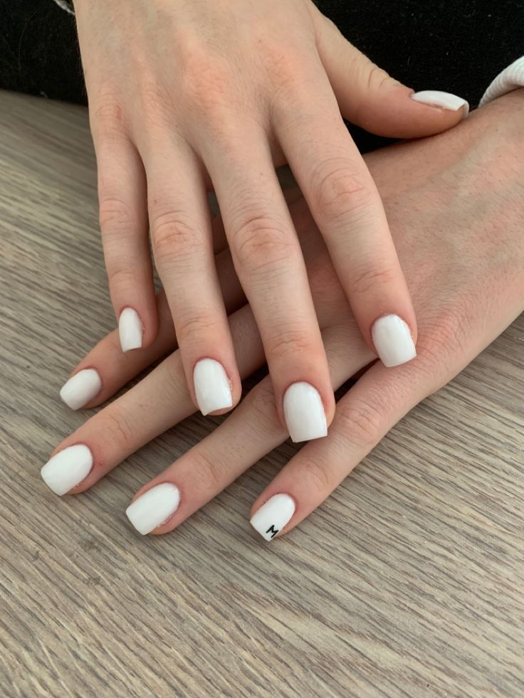 Cute Short Milky White Acrylic Nails, Nails With Initials On Them Short, Nails For Medical Professionals, Short Nails With Initials On Them, Initial Nails Boyfriend Short, White Nails With An Initial, Nails With Initials Short, Initial Nails Short, Nails With A J Initial