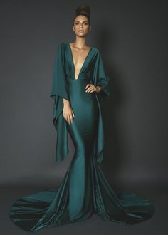 Dramatic Ethereal, Ethereal Romantic, Kimono Gown, Gothic Romance, Green Gown, Retro Mode, Gala Dresses, Soft Summer, Lovely Clothes