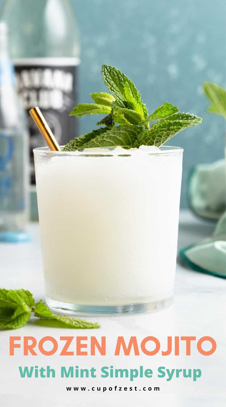 Here's a glass of frozen mojito with mint simple syrup Best Rum For Mojitos, Frozen Mojito, Mint Syrup, Simple Syrup Cocktails, Mojito Ingredients, Classic Mojito, Mint Drink, Blended Cocktail, Mint Cocktails