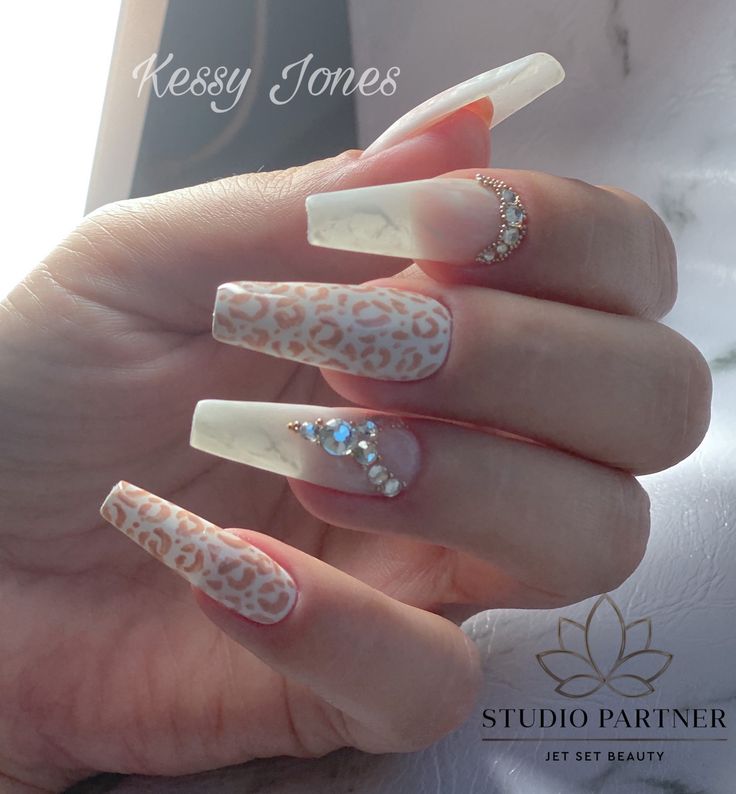 Animal Nails Light Pink Leopard Nails, Snow Leopard Nails, White Cheetah Print Nails, White Leopard Print Nails, White Cheetah Nails, White Leopard Nails, Pink Leopard Nails, White French Nails, Cheetah Print Nails