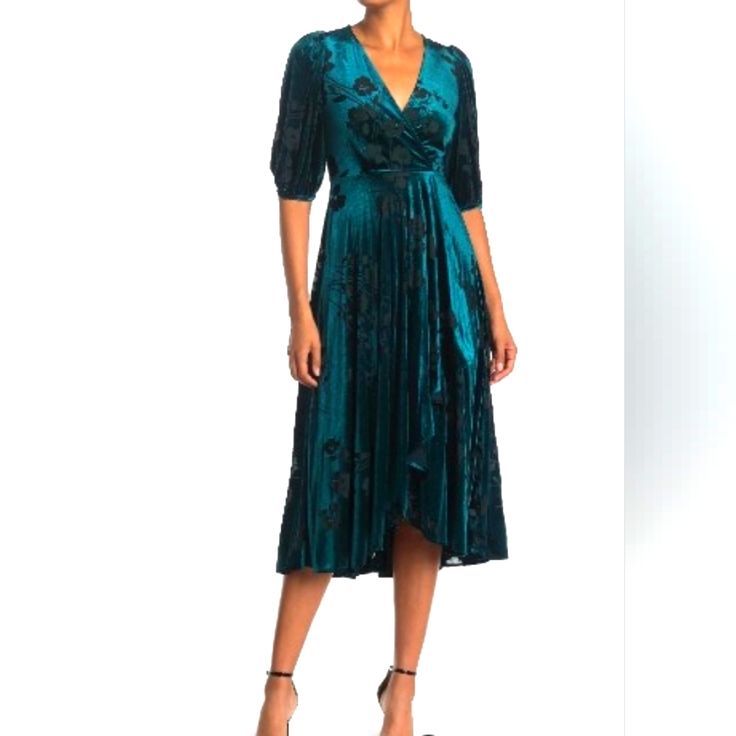 Calvin Klein , Green Dress , 10p Chic Calvin Klein Dresses For Fall, Calvin Klein Evening Dress For Fall, Calvin Klein Fitted Dresses For Fall, Calvin Klein Fall Evening Dress, Calvin Klein Formal Dress For Fall, Calvin Klein Fall Formal Dress, Calvin Klein Knee-length Dresses For Fall, Calvin Klein Knee-length Fall Dresses, Calvin Klein Dress For Date Night In Spring