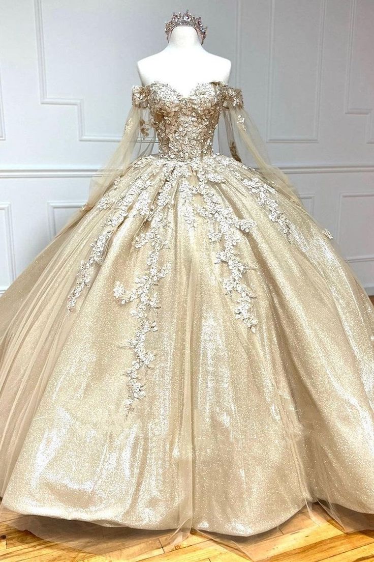 White And Gold Quinceanera Dresses, Ball Gown With Cape, Gold Quince Dress, Gold Ballgown, Dress With Cloak, Gold Ball Gown, Gown With Cape, Quinceanera Dresses Gold, Quinceanera Themes Dresses