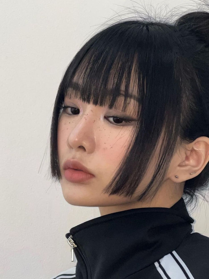 hime haircut: topknot hairstyle Japanese Haircut, Hime Cut, Hair Inspiration Long, Hair Arrange, Haircut And Color, Penteado Cabelo Curto, Asian Hair, Korean Hairstyle, Aesthetic Hair