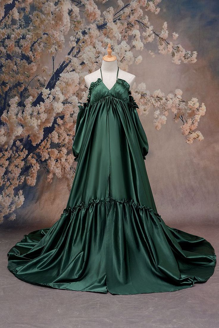 Front view of green one-shoulder silk maternity dress Green Dressing Gown, Medieval Pregnancy Dress, Green Fantasy Gown, Pregnant Formal Dress, Pregnancy Gown, Maternity Photoshoot Dress, Vampire Ball, Tulle Maternity Dress, Maternity Evening