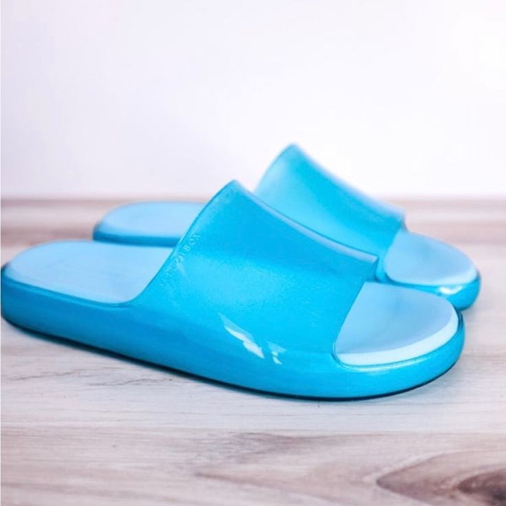 New Blue Translucent Jelly Slides Size 8 Yellow Box Eva Footbed Heel 1.35 Inches So Comfy. Have Them In Other Colors But Mistakenly Ordered These In A Size 8 Blue Closed Toe Jelly Sandals, Blue Closed Toe Jelly Sandals Casual, Blue Non-slip Jelly Sandals For Summer, Blue Non-slip Casual Jelly Sandals, Blue Casual Non-slip Jelly Sandals, Casual Blue Non-slip Jelly Sandals, Trendy Blue Open Toe Jelly Sandals, Light Blue Synthetic Slides With Round Toe, Trendy Blue Synthetic Jelly Sandals