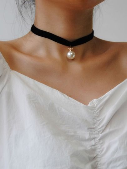 Choker Necklace Vintage, Beads Neckless, Chocker Neckless, Elegant Choker, Ribbon Choker, Black Velvet Choker, Black Choker Necklace, Pearl Decor, Ribbon Necklace