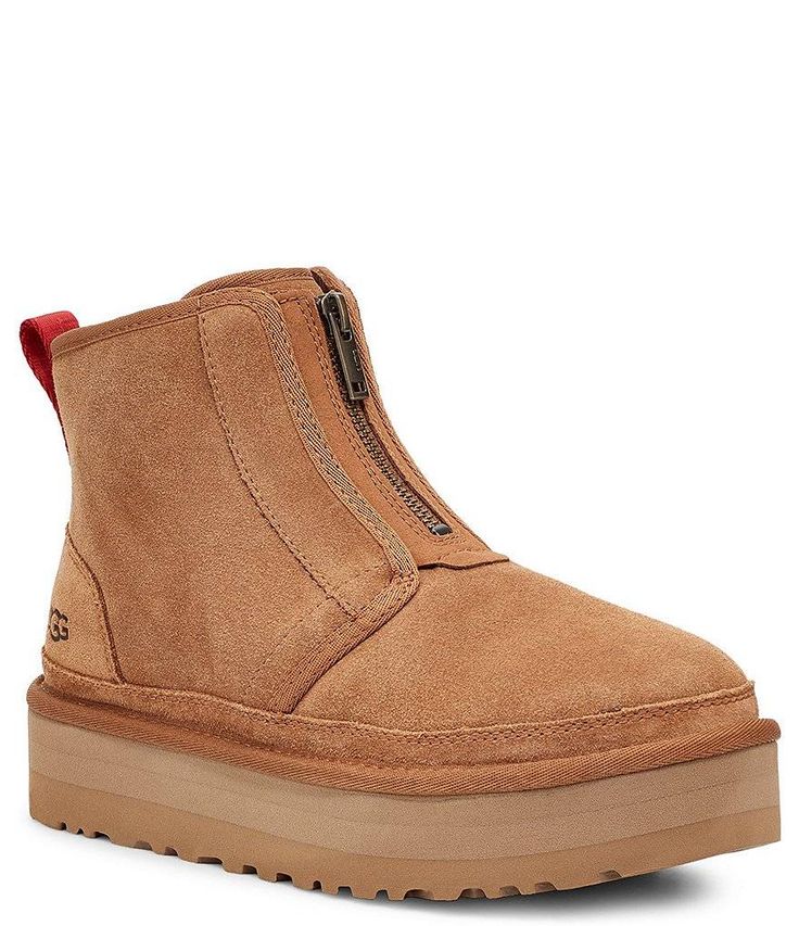 Hailey Bieber Wore New Platform Ugg Boots | Who What Wear UK Ugg Neumel Platform Zip, Ugg Neumel Platform, Ugg Chestnut, Ugg Neumel, Shoe Inspo, Shoe Closet, Christmas 2022, Christmas Wish, Christmas Wish List