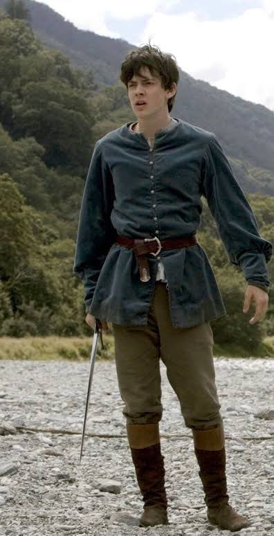 Prince Edmund Narnia, Edmund Pevensie Prince Caspian, Edmund Prince Caspian, Mid Evil Clothing, Narnia Edmund, Edmund Narnia, Travelling Outfit, King Edmund, The Island Princess