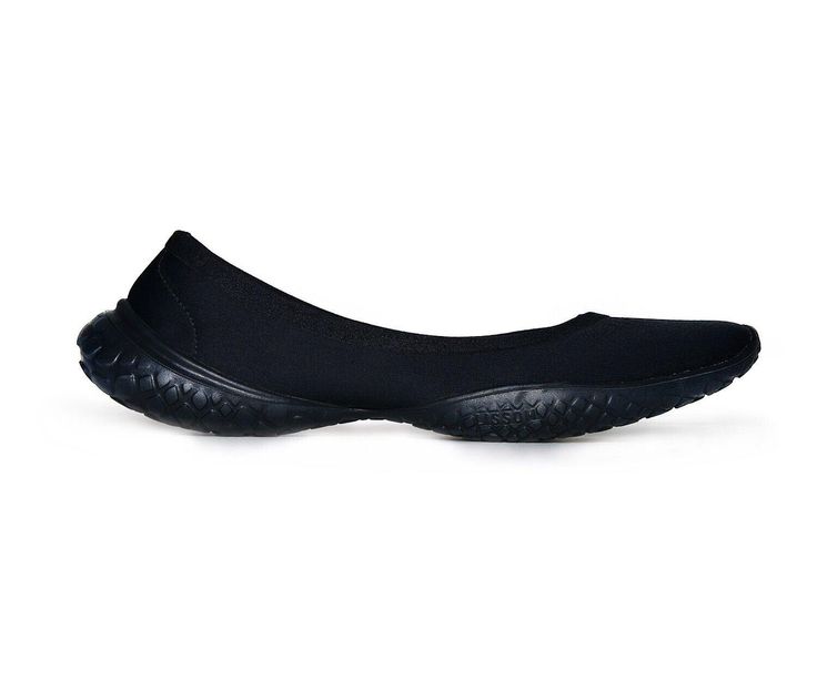 Elevate your casual style with these Lissom Flyte women's slip-on ballet flats. These shoes feature a solid pattern and round toe shape with a slip-on closure for easy wear. The black color and synthetic upper material give these flats a versatile look that pairs well with any outfit. These flats boast comfort features such as a fabric lining and insole, making them perfect for all-day wear. The rubber outsole material adds durability and traction for added safety. Ideal for summer, fall, and spring, these Lissom Flyte flats are a must-have addition to any wardrobe. Oprah Magazine, Comfortable Shoes For Women, Flats Shoes Comfortable, Flats For Women, Black Ballet Flats, Shoes Comfortable, Flats Shoes, Black Slip Ons, Ballet Flat Shoes