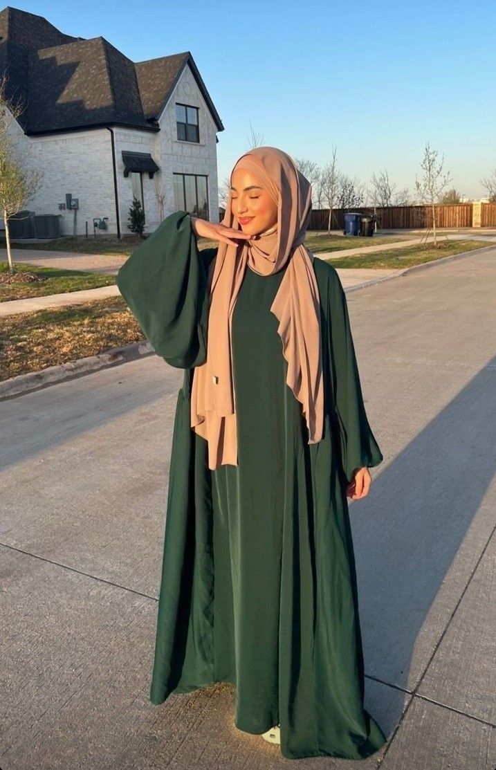 Good Hijabi Outfits, Hijab Inspo Outfit, Modest Islamic Outfits, Hijabi Fashion Dress, Islamic Outfits For Women, Hijabi Outfits Abaya, Islam Outfits, Islamic Outfits, Hijab Trend