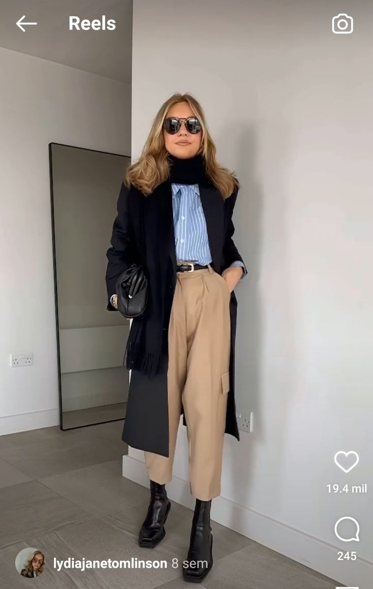 Blue Button Down Shirt Outfit Winter, Winter Striped Shirt Outfit, Striped Oxford Shirt Women Outfit, Blue Striped Shirt Outfit Winter, Blue Stripped Shirt Women Outfit, Blue Striped Shirt Outfit Work, Blue Striped Button Down Shirt Outfit, Blue Striped Blouse Outfit, Blue Stripe Shirt Outfit