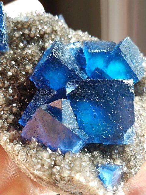 China Photo, Fluorite Crystals, Minerals Crystals Rocks, Earth Gift, Perfect Blue, Rock Minerals, Blue Fluorite, Pretty Rocks, Beautiful Rocks