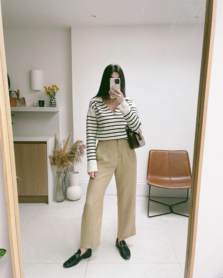 Breton Tops Are Back, and These Are the 22 Best Outfits | Who What Wear Striped Top Outfit, Gucci Blazer, Striped Sweater Outfit, Loafers Gucci, Striped Sweaters, Breton Top, Breton Stripes, Jumper Outfit, Jeans And Flats