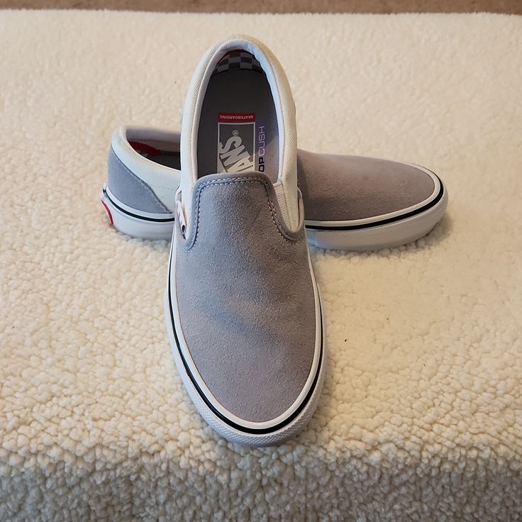 Unisex Van's Skate Slip-On, Never Worn, New In Box Men's 5.5 Women's 7.5 Vans Authentic Shoes, Suede Vans, Vans Old Skool Low, Old Skool Platform, Black Lace Up Shoes, Vans Gray, Old Skool Black, Leopard Sneakers, Floral Sneakers