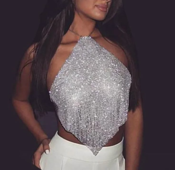 #crystals #crystaltop Metallic Crop Top, Rhinestone Skirt, Party Crop Tops, Sequin Bra, Kendall Style, Sequin Tank Tops, Birthday Outfits, Crop Top Outfits, Cropped Tops