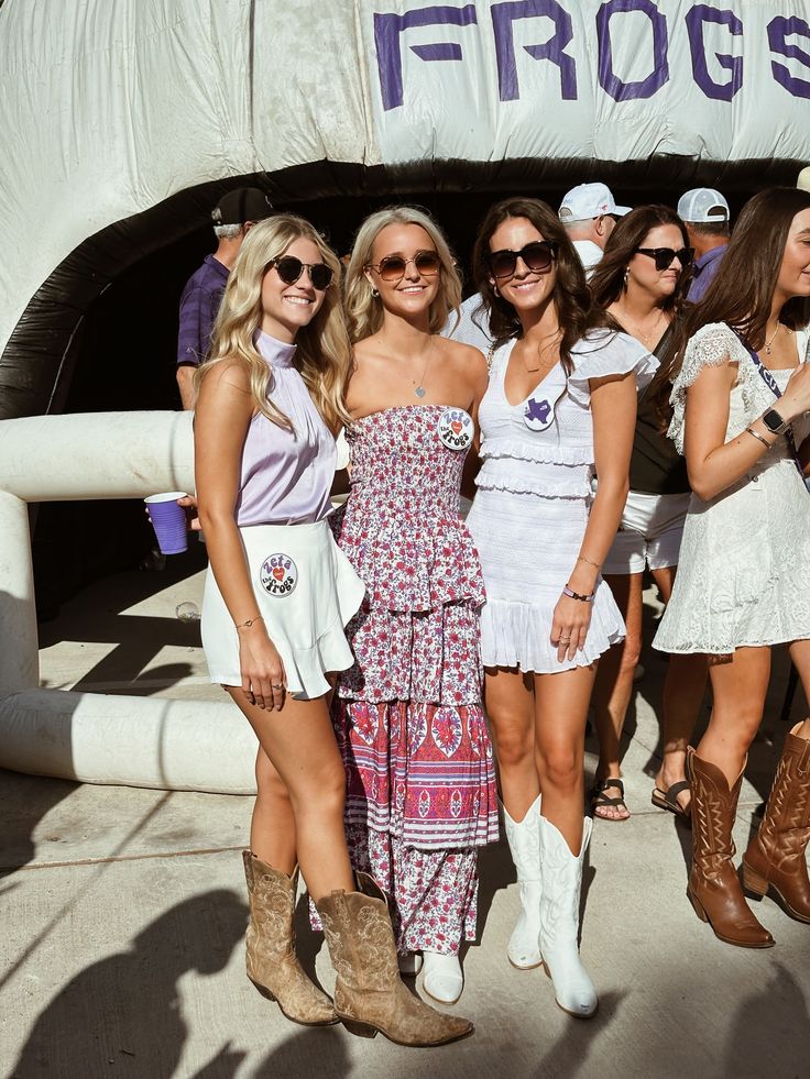 Texas christian university game day outfit inspo Tcu Gameday Outfit, Tcu Gameday, Hockey Game Outfit, Gameday Fits, College Gameday Outfits, Gameday Outfits, College Gameday, Christian University, Wardrobe Refresh