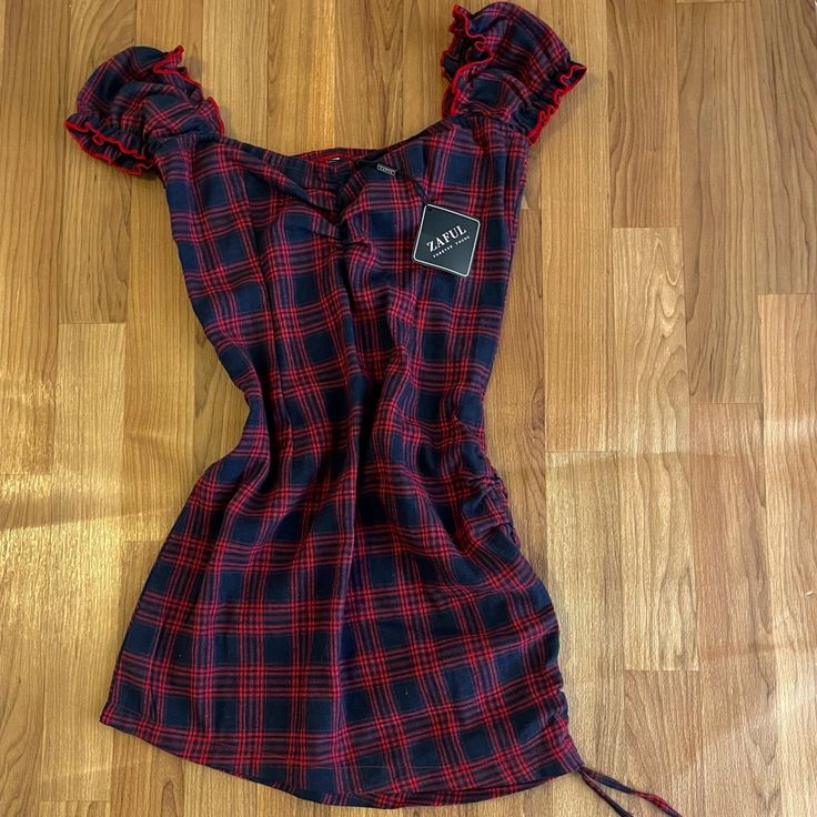 Picnic Bodycon - Dress Size Is Large But Fits Like Small/Medium - Scrunchie On The Side With Ties At The End - New Never Been Worn Before With Tags Cute Fitted Plaid Mini Dress, Casual Fitted Mini Dress For Picnic, Plaid Short Sleeve Dress For Vacation, Plaid Summer Holiday Dress, Casual Plaid Holiday Dress, Cute Plaid Dress For Vacation, Casual Plaid Mini Dress For Brunch, Velvet Halter Dress, White Cut Out Dress