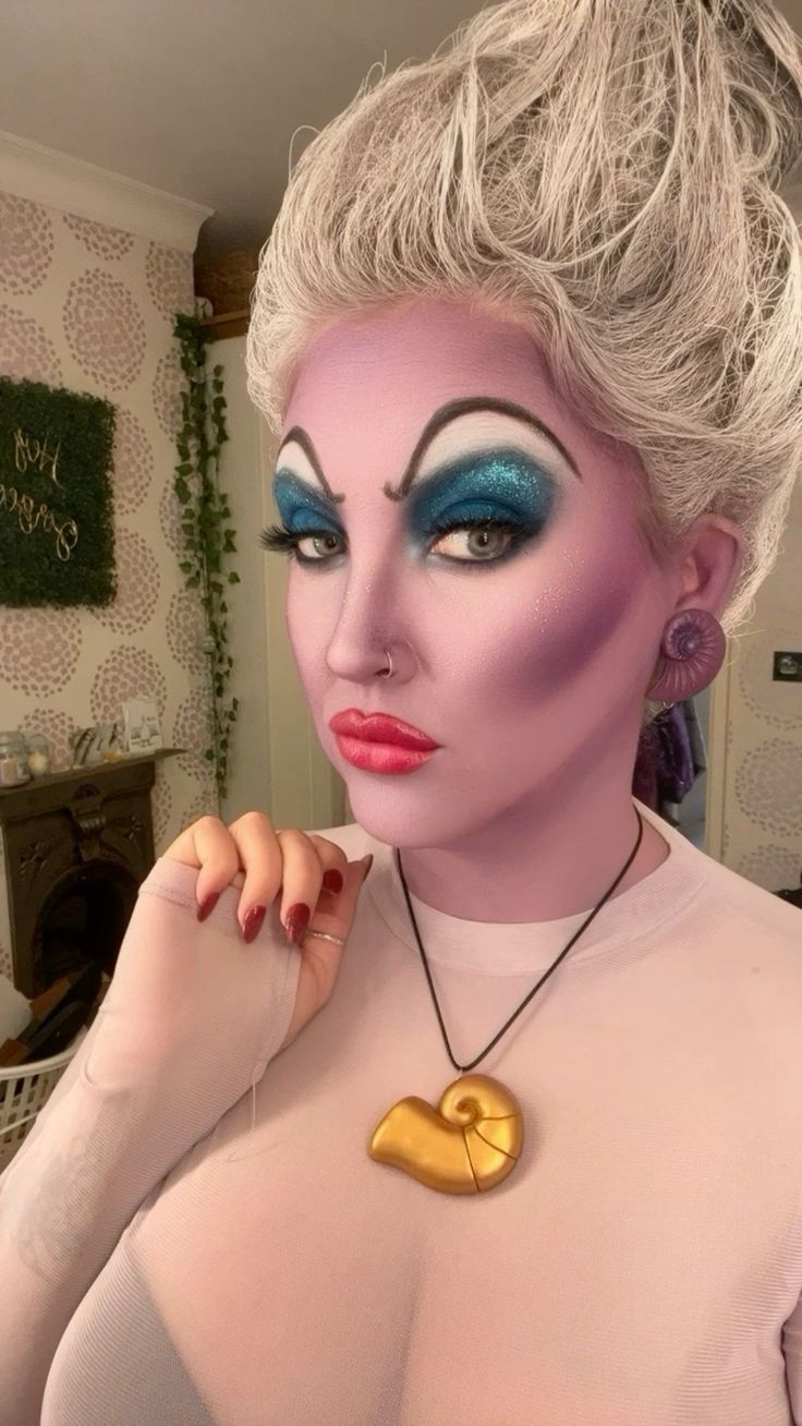 Ursula Make Up Halloween, Ursula Drag Makeup, Simple Ursula Makeup, Easy Diy Cosplay Ideas, Ursula Cosplay Makeup, Ursella Costume Diy, Poor Unfortunate Souls Diy, Ursula Face Paint, Ursula Broadway