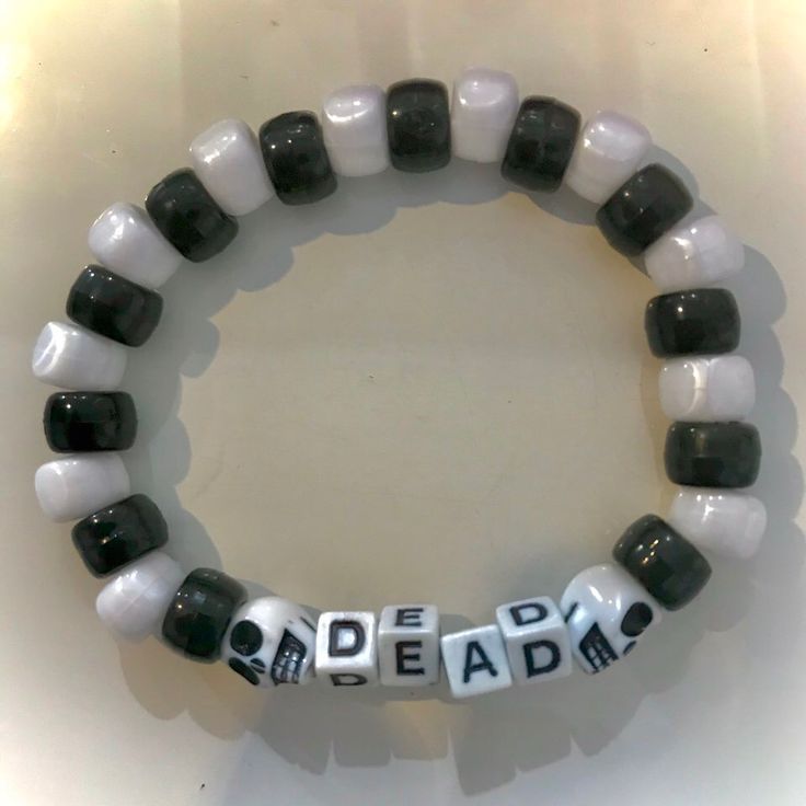 Emo Bead Bracelets, Emo Kandi Ideas, Emo Kandi Bracelets, Matching Kandi Bracelets For Couples, Alt Bracelets, Kandi Bracelets Aesthetic, Emo Bracelets, Rave Bracelets, Pulseras Kandi