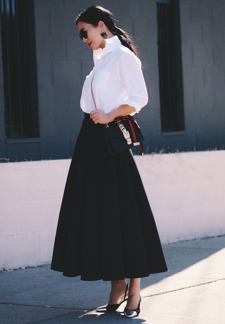 Black Flared Skirt Outfit, Black Skirt White Shirt Outfit, White Shirt With Black Skirt, Black Flare Skirt Outfit, Black Skirt White Shirt, Flare Skirt Outfit, Minimalist Chic Outfit, Black Full Skirt, Nylon Skirt