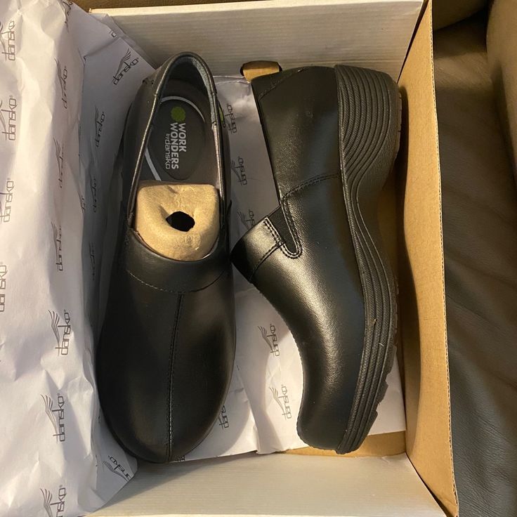 Dansko Non Slip Shoes. Never Bee Worn Still In Box. Great For Servers Or Nurses Size 36 Non Slip Shoes, Studded Clogs, Brown Clogs, Nursing Clogs, Cutout Heels, Dansko Clogs, Black Clogs, Clogs And Mules, Brown Leather Shoes