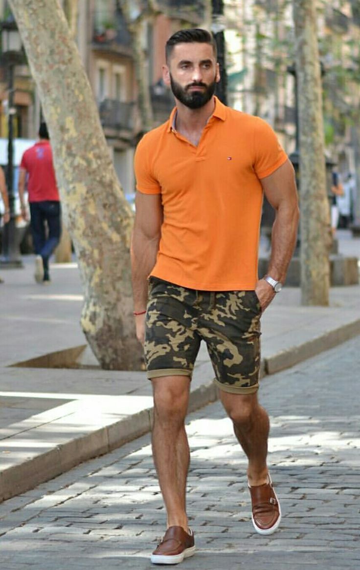 . Camo Shorts Men Outfit, Camo Shorts Outfit, Shorts Outfit Men, Combination Outfit, Mens Fashion Summer Outfits, Men Beard, Play Clothes, Mens Summer Outfits, Camo Shorts