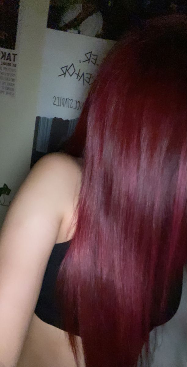 Copy And Paste Latina Hairstyles, Cherry Red Hair Aesthetic, Latina With Red Hair, Latina Red Hair, Maroon Red Hair, Latina Hair Color Ideas, Wine Hair Color, Cherry Red Hair, Wine Red Hair