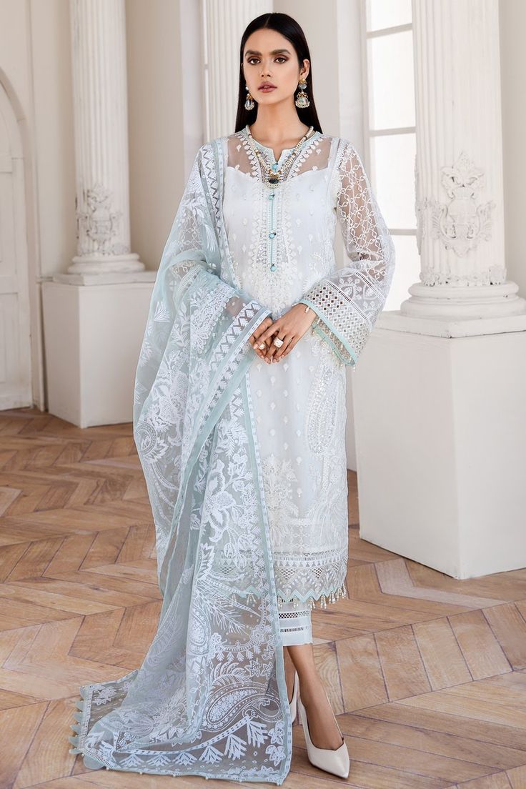 Latest Chiffon Suit 2020 for Wedding Party Chiffon Suit, Pakistani Party Wear, Pakistani Designer Suits, Pakistani Salwar Kameez, Chiffon Collection, Salwar Kameez Designs, Pakistani Designers, Suit Designs, Designer Suits