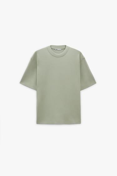 Men´s T-shirts | Explore our New Arrivals | ZARA United Kingdom Zara Mens Outfits, Zara Tshirts, Oversized Shirt Men, Zara Mens, Mom Dr, Zara Men, Slogan Design, Zara Outfit, Zara Man