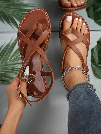 Open Flat Shoes For Women, Daily Use Sandals For Women, Strappy Flats Outfit, Summer Sandals 2024, Trendy Footwear For Women, Cute Sandals For Summer, Spain Clothes, Modern Heels, Brown Sandals Flat