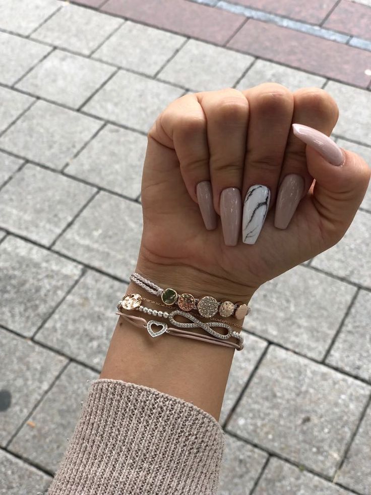 Nude Nails with Marmor Optik Nails Mramorové, Mramor Nail, Mramor Nail Designs, Nude Marble Nails, Nude Nail Designs, Stylish Nails Designs, Ombre Acrylic Nails, Glow Nails, Work Nails