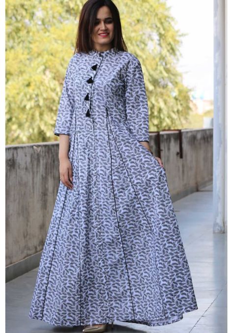 Black Patti Jali Maxi Floor Length Kurti, Summer Dresses Online, Frock Fashion, Long Kurti Designs, Salwar Kamiz, Cotton Kurti Designs, Kurti Designs Party Wear, Kurta Designs Women, Long Frocks