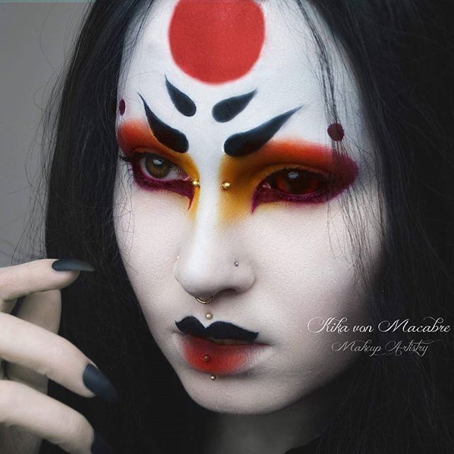 Geisha Makeup Halloween, Macabre Photography, Geisha Makeup, Smink Inspiration, Special Effects Makeup, Fx Makeup, Stage Makeup, Sfx Makeup, Halloween Make Up