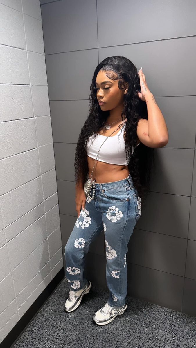 Denim Tears Outfit, Torn Jeans Outfit, Denim Tears Jeans, Grey Prom Dress, Denim Tears, Streetwear Girl, Teen Swag Outfits, Boujee Outfits, Fasion Outfits