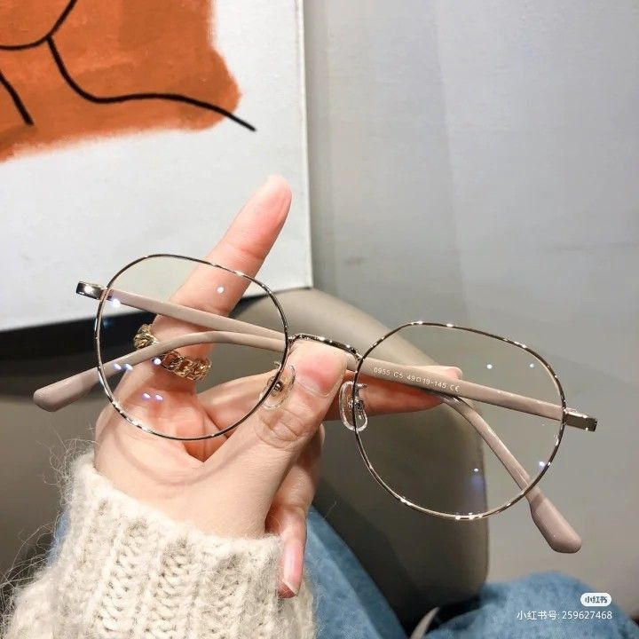 Cute Glasses Frames, Glasses Frames Trendy, Classy Glasses, Fancy Glasses, Classic Glasses, Glasses Trends, Tas Bahu, نظارات شمسية, Cute Glasses