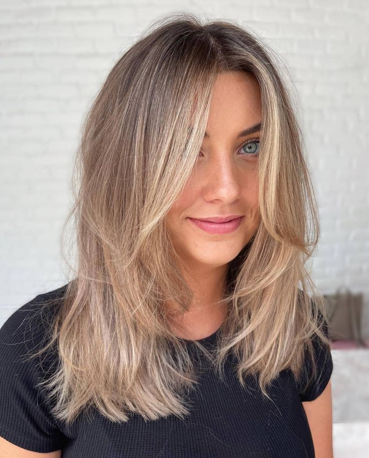 Medium Length Haircut Thinning Hair Straight, Mid Length Hair Long Layers Face Framing, 90s Layers Fine Hair, Fall Hair For Fine Hair, Medium Length Hair For Thinner Hair, Medium Length Haircut For Thinning Hair With Bangs, Fine Hair Cuts Medium Length, Layers Fine Hair Medium, Mid Length Hairstyle Women Fine Hair