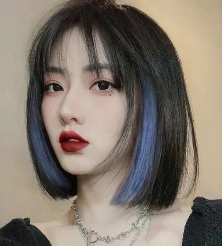 Blue Streak Hair, Blue Hair Streaks, Pink Hair Dye, Dark Blue Hair, Korean Hair Color, Short Hair Tomboy, Hair Color Underneath, Hair Color Streaks, Asian Short Hair