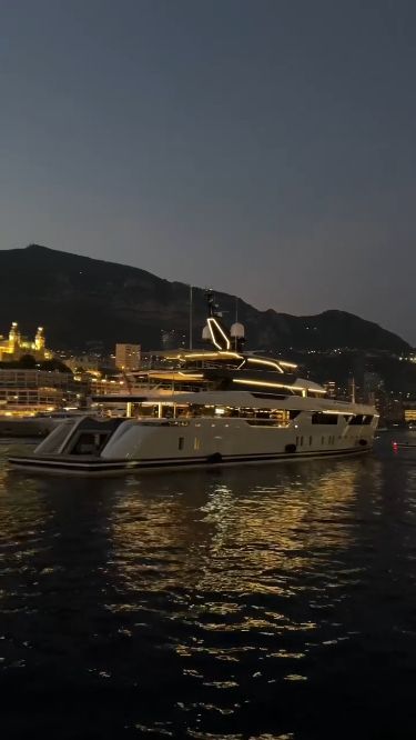 quiet luxury lifestyle aesthetic Luxury Lifestyle Yachts, Monaco Rich Lifestyle, Rich Lifestyle Clips, Rich Videos Aesthetic, Luxurious Lifestyle Aesthetic, Luxury Aesthetic Video, Luxury Life Video, Rich Lifestyle Videos, Aesthetic Tiktok Videos