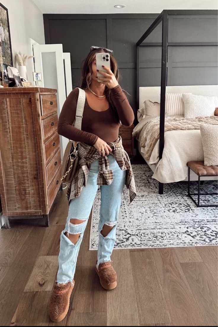 Trendy Mom Outfits Fall, Mom Outfits Fall, Australian Winter, Trendy Mom Outfits, T Shirt Outfits, Long Jumpsuit, Mommy Outfits, Overalls Outfit, Preppy Sweater