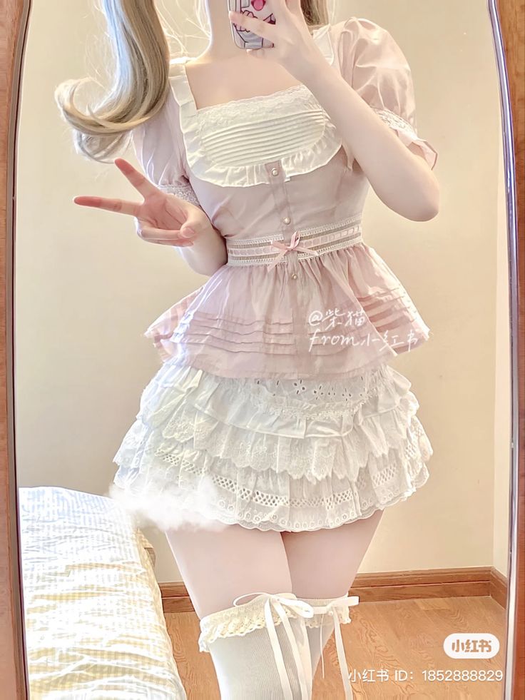 Aesthetic Kawaii Outfits, Dr Mundo, Cute Pink Outfits, Cutesy Outfit, Kawaii Outfit Ideas, Concept Clothing, Kawaii Fashion Outfits, Alternative Outfits, Pink Outfits