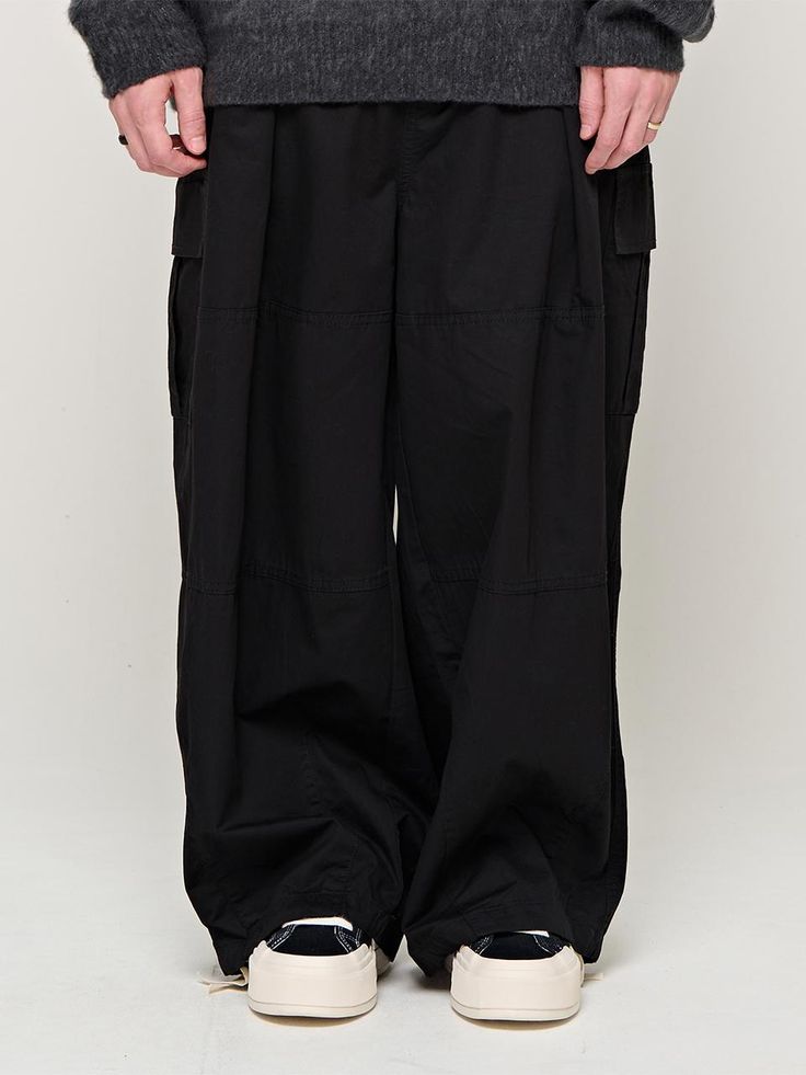 Composition : COTTON 100%Country of Origin : KOREA Cargo Pants Black, Pants Black, Fashion Ideas, Cargo Pants, Black Pants, Casual Pants, Composition, The 100, Mens Outfits