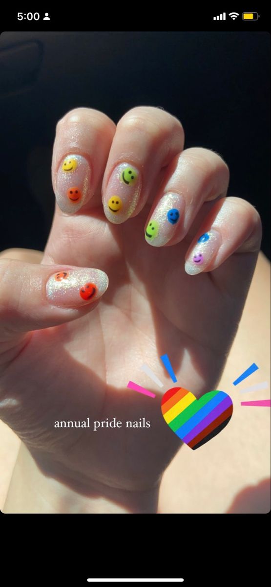 Pride Nails Short Simple, Heartstopper Nail Art, Pan Nails Pride, Nail Designs Pride, Pansexual Nail Art, Bi Flag Nails, Lgbt Nail Art, Lesbian Nail Art, Pansexual Nails