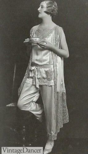 1920s Nightgowns, Pajamas and Robes History Style Année 20, Roaring 1920s, Vintage Pajamas, 1920 Fashion, Lingerie Vintage, Louise Brooks, Josephine Baker, Look Retro, 20s Fashion