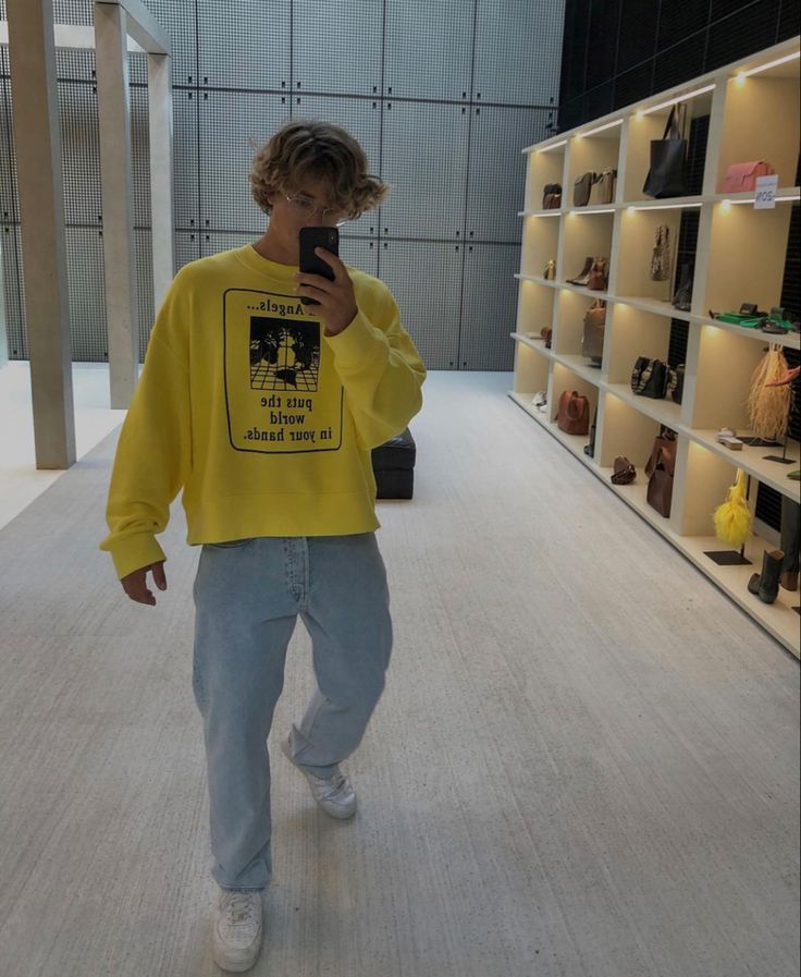 Yellow Shirt Outfit, Guys Fits, Mens Trendy Outfits, Street Style Outfits Men, Mens Outfit Inspiration, Mens Fashion Streetwear, Mens Fashion Casual Outfits, Stylish Mens Outfits, Men Fashion Casual Outfits