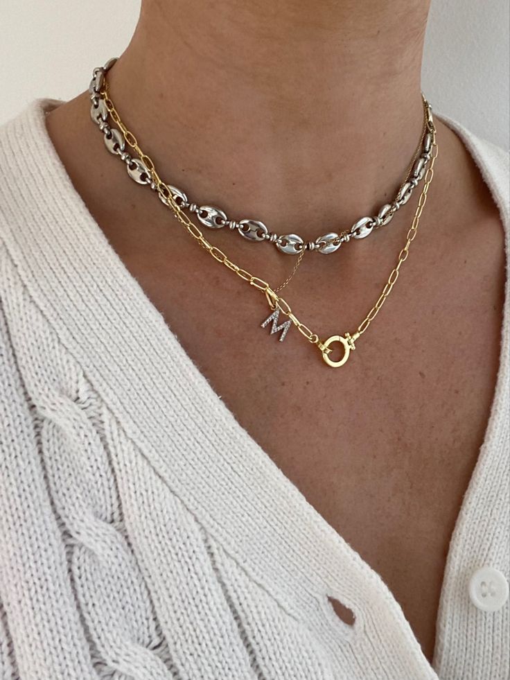 Silver And Gold Mixed Necklace, Stacked Necklaces Mixed Metals, Mixing Metals Necklaces, Two Tone Necklace Layering, Good And Silver Jewelry Mixed, Mixing Metal Jewelry, Necklace Stack Gold And Silver, Vintage Layered Necklaces, Gold And Silver Layered Necklaces