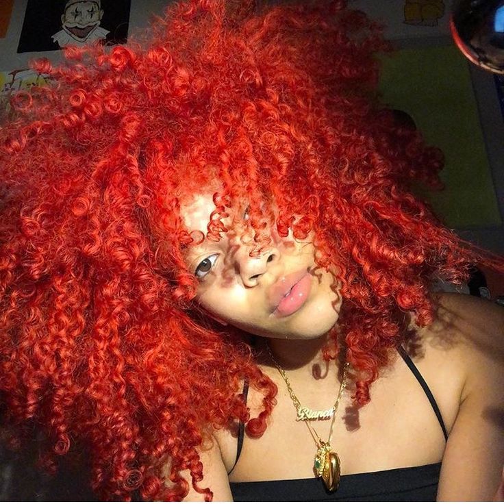 Hairstyles For Special Occasions, Glamorous Hairstyles, Curly Afro Hair, Red Hair Color Ideas, Diy Hairstyle, Claw Clip Hairstyles, Dyed Curly Hair, Red Curly Hair, Hair Color Streaks