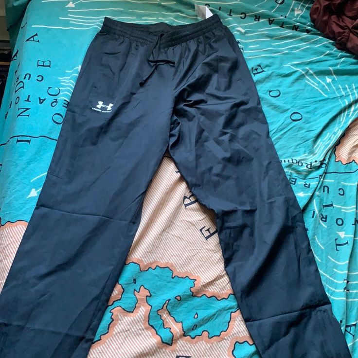 Under Armor Track Running Pants With Mesh Lining And Zippers On The Ankle. Like New Without Tags In Perfect Condition. Just Too Big Track Running, Running Pants, Under Armour Pants, Pants Men, Pants Color, Under Armor, Mens Pants, Under Armour, Sweatpants