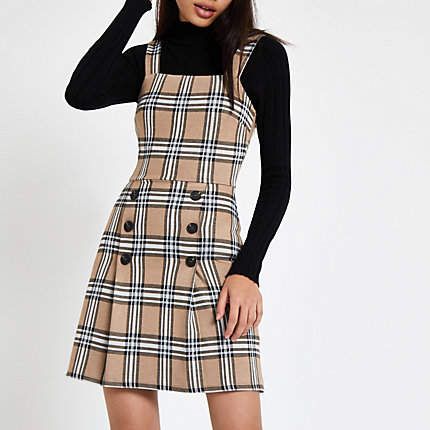 Pinafore Dress Outfit, Cami Dresses, Dress Slip, Dresses Dresses, Mod Fashion, Suspender Dress, Ladies Dress, Pinafore Dress, Dresses Women