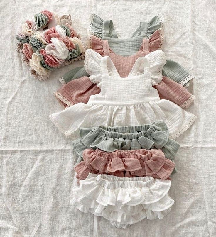 Kids Ruffle Dress, Lace Ruffle Dress, Baby Mode, Criss Cross Dress, Pieces Of Clothing, Vintage Baby Girl, Baby Outfits