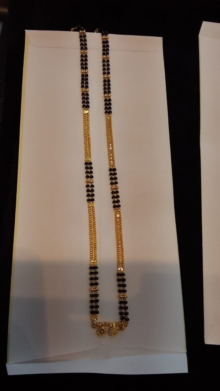 Maharashtrian Long Mangalsutra Designs, Karimani Sara Designs, Vaati Mangalsutra Design, Maharashtrian Mangalsutra Designs Gold, Karimani Chain Designs Long, Karugamani Chain Designs, Mangalsutra Designs Long Indian Bridal, Wedding Mangalsutra Designs, Long Black Beads Mangalsutra Designs Gold